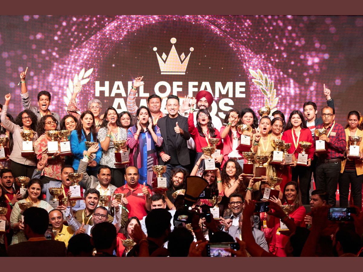 Siddharth Rajsekar Unveils ‘I Can Coach’ Volumes 2 and 3 at Pioneering Freedom Business Retreat 2024