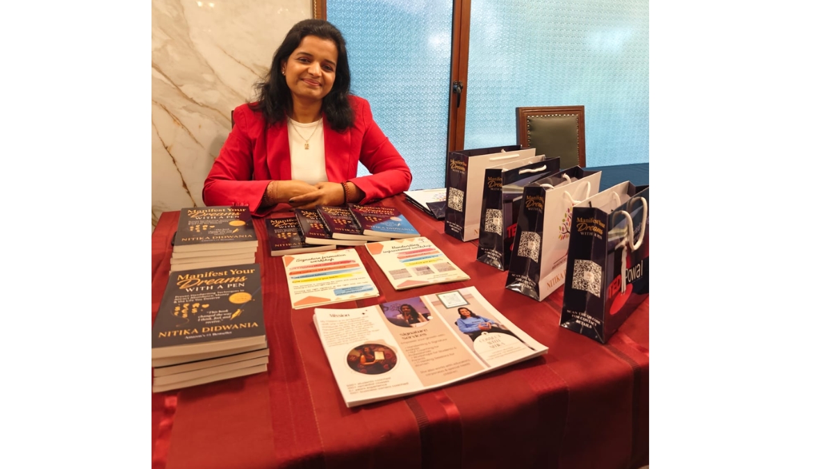 Nitika’s Connect to Readers with Her Book and Pen